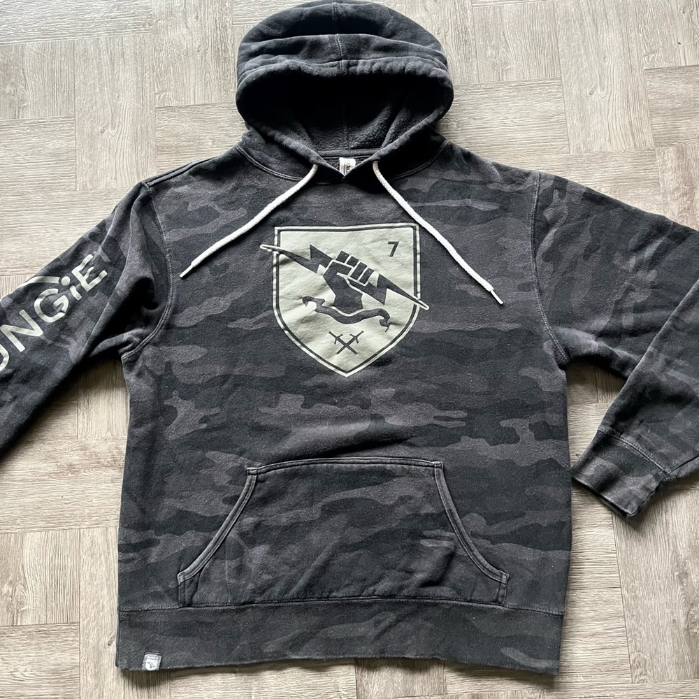 RARE Destiny 2 Bungie Zip Up Hoodie Sweatshirt Medium Video Game Women’s M Camo